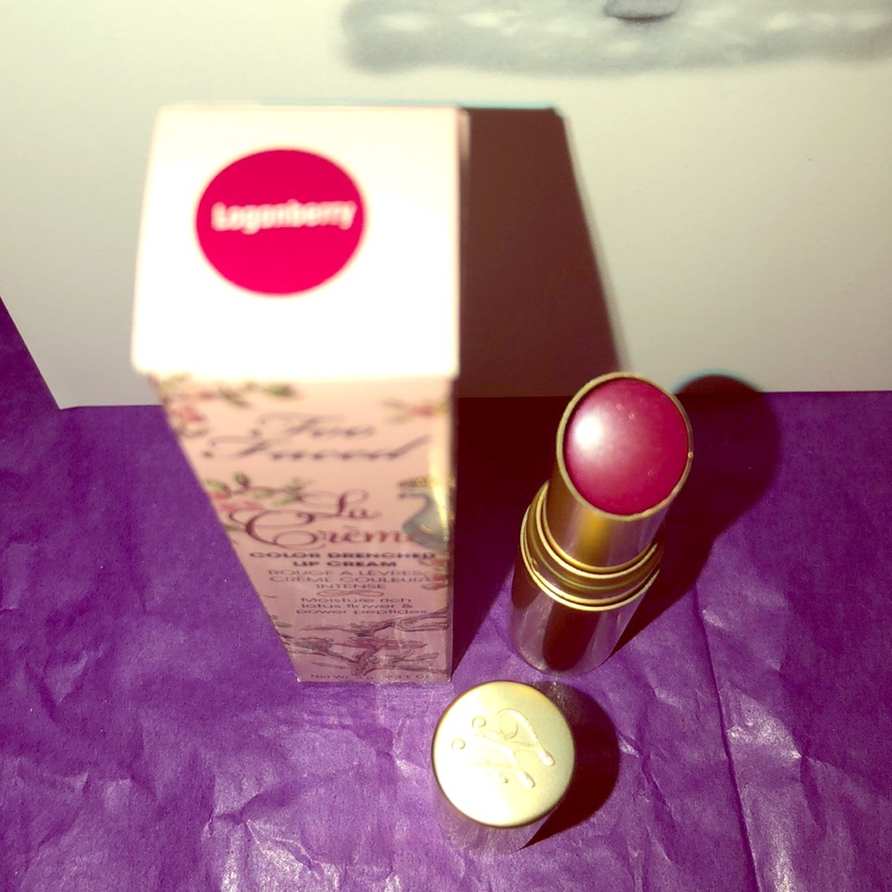 Too faced la creme lipstick~loganberry